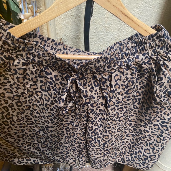 Leopard Print Shorts.Size- XS - Picture 6 of 12